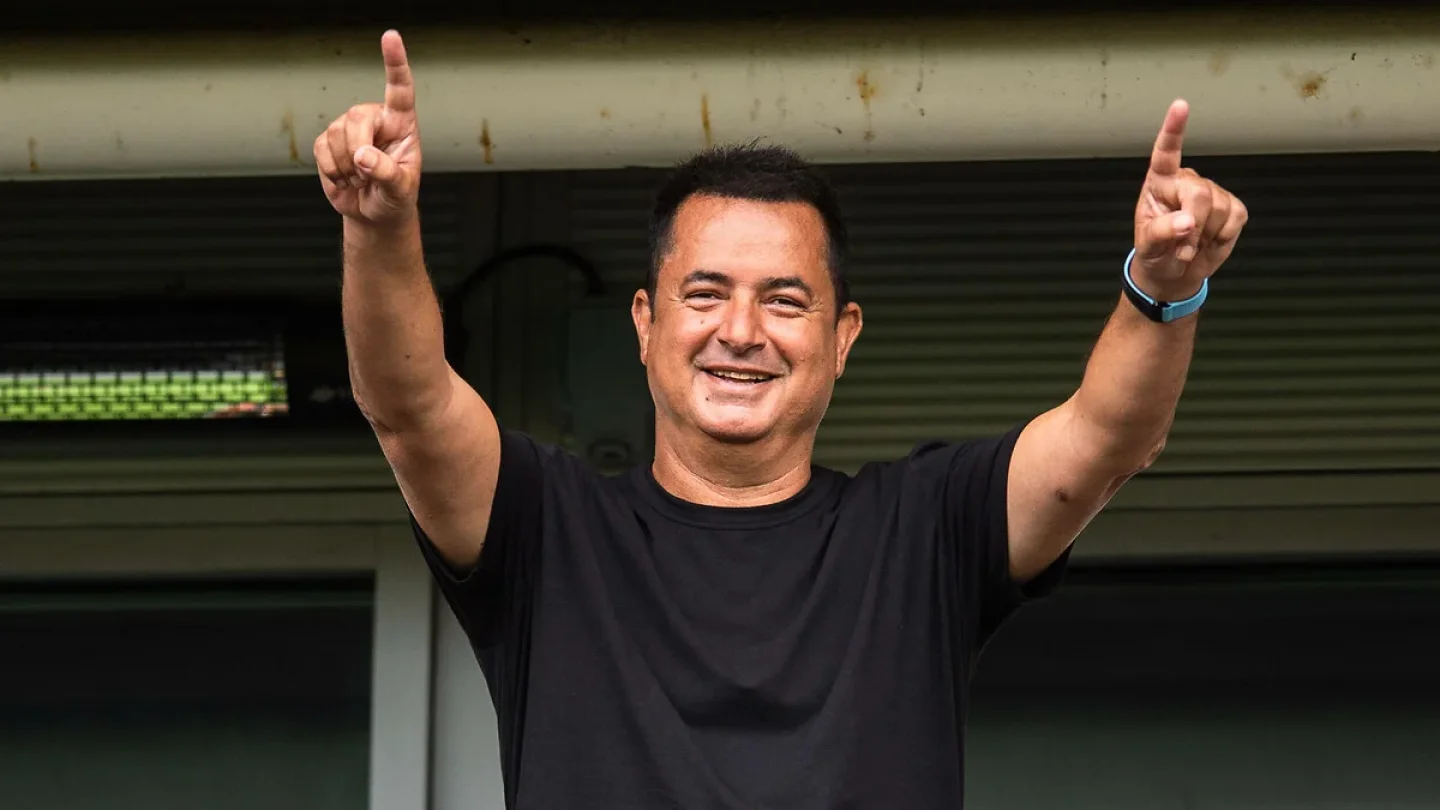 Acun Ilıcalının Garajındaki Lüks Arabalar ve Dudak Uçuklatan Fiyatları