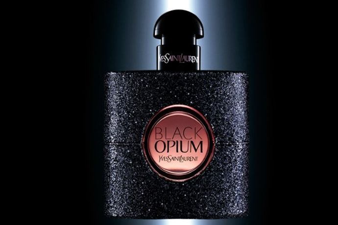 Hangi Ünlü Hangi Parfümü Kullanıyor? İmza Kokular ve 2025 Fiyatları