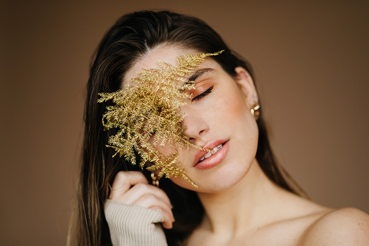 7 Sırrıyla 2026 Estetik Trendi: Hacim Değil Denge ve Doğallık Moda