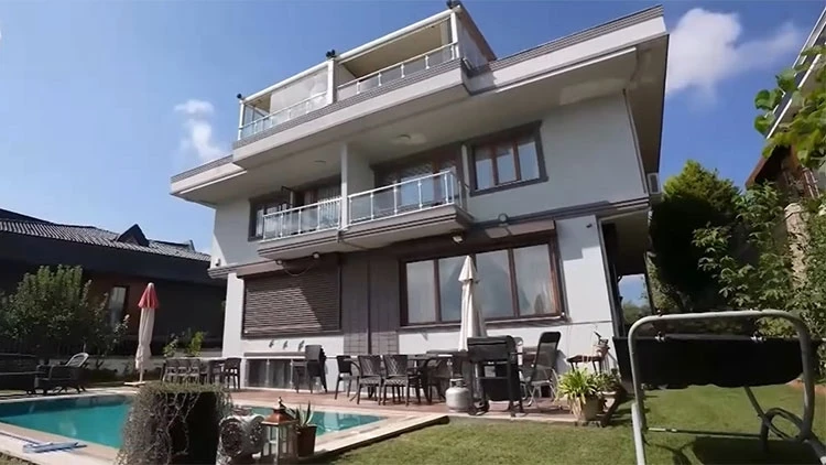 Villasına Havuz Yaptıran Ünlüler