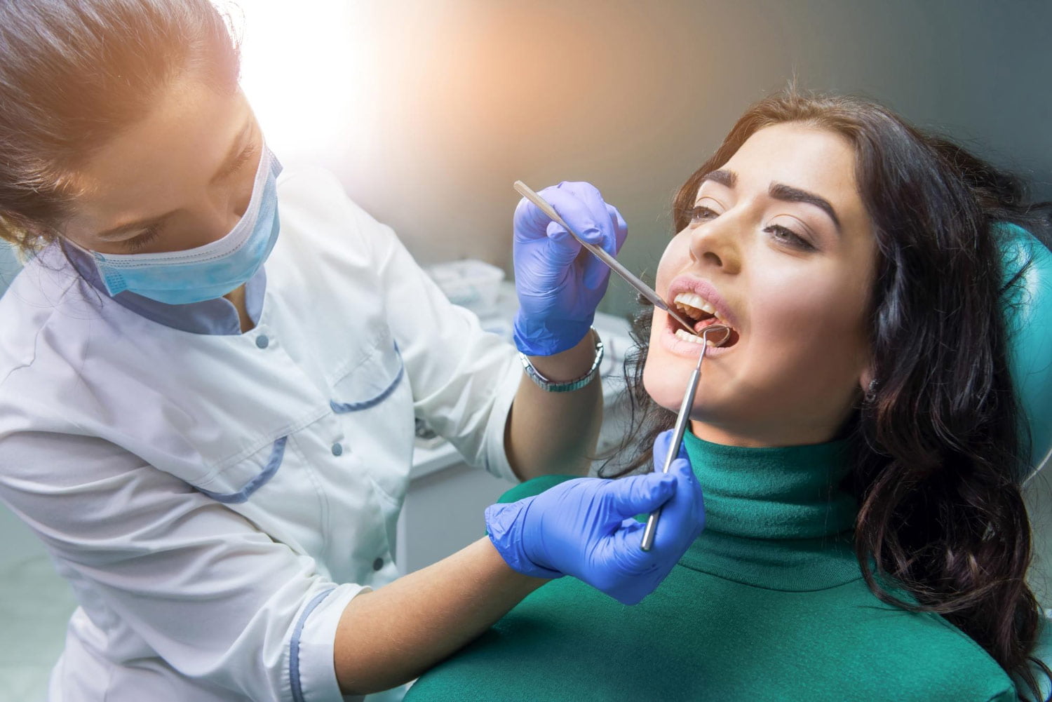 5 Sırrıyla Anti-Aging Diş Bakımı: Invisalign ve Gülüş Tasarımı