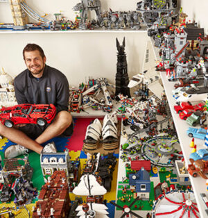 Lego Tutkunu Ünlüler: Evlerinde Yaptıkları Binlerce Parçalık Lego Setleri ve Fiyatları
