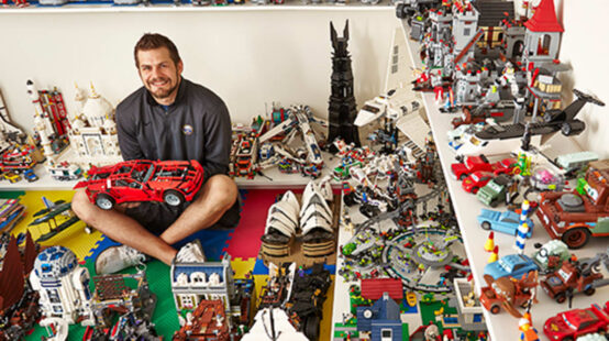Lego Tutkunu Ünlüler: Evlerinde Yaptıkları Binlerce Parçalık Lego Setleri ve Fiyatları