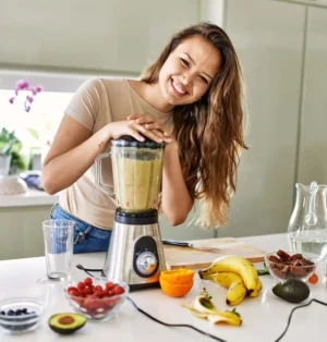 Sağlıklı Smoothie İçen Mankenler