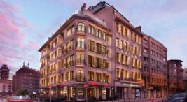 8 Sırrıyla İstanbul'da Turizme Atılan Ünlüler ve 80-90 Odalı Otelleri